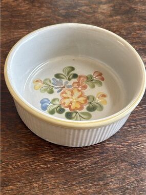 Ceramic Floral baking crock in Cream with Multicolor Flower Motif